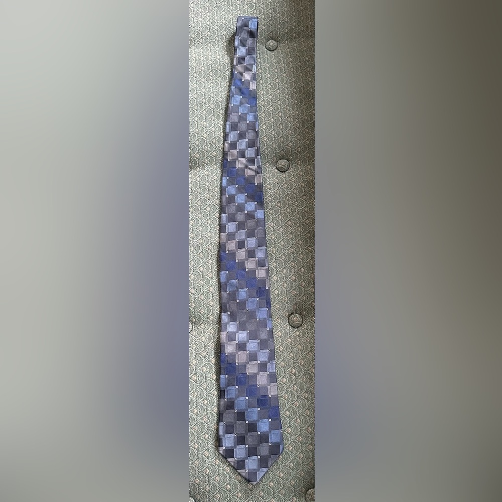 Kenneth Cole Square Tie